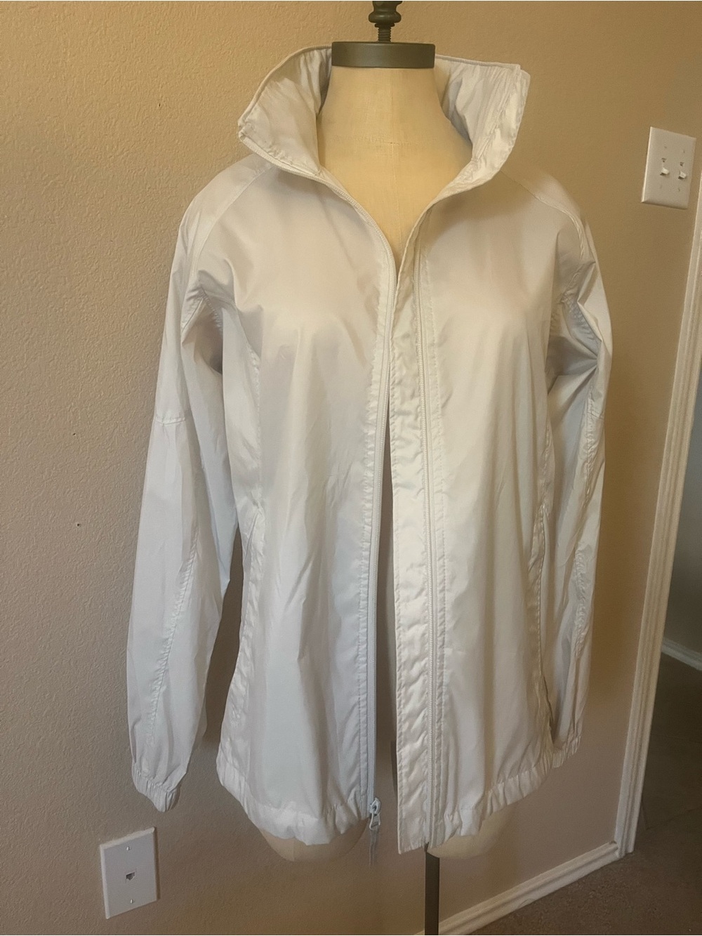 Columbia White Women's Lightweight Packable Rain Jacket